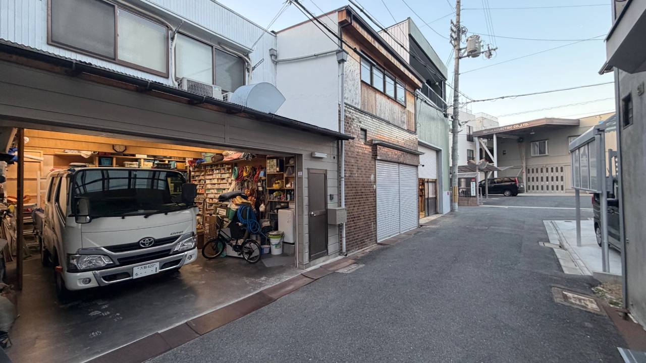 E.M.Works(株式会社FREEAKS)